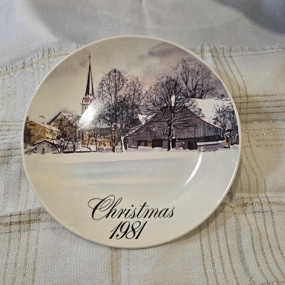 Vintage Christmas 1981 Collectors Plate